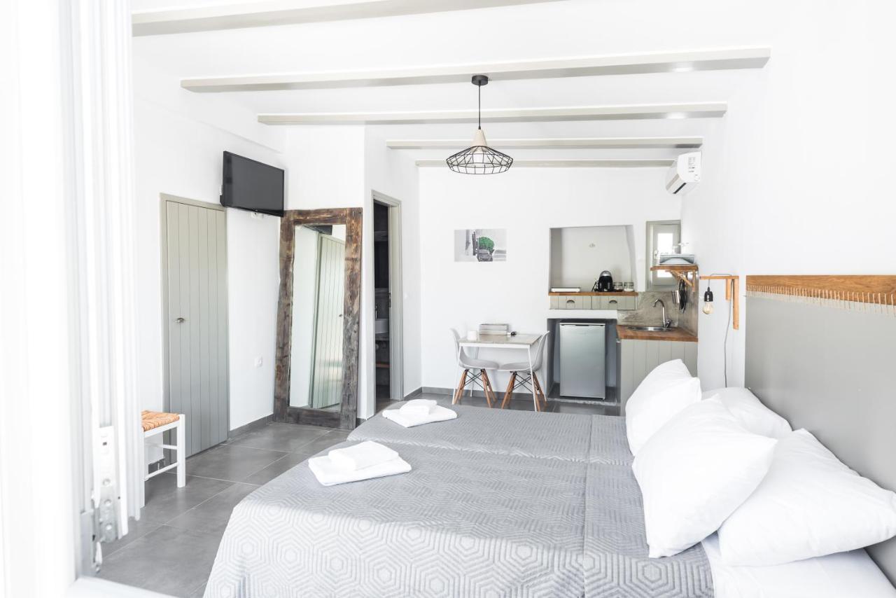 White And Grey Apartment Mykonos Town Bagian luar foto