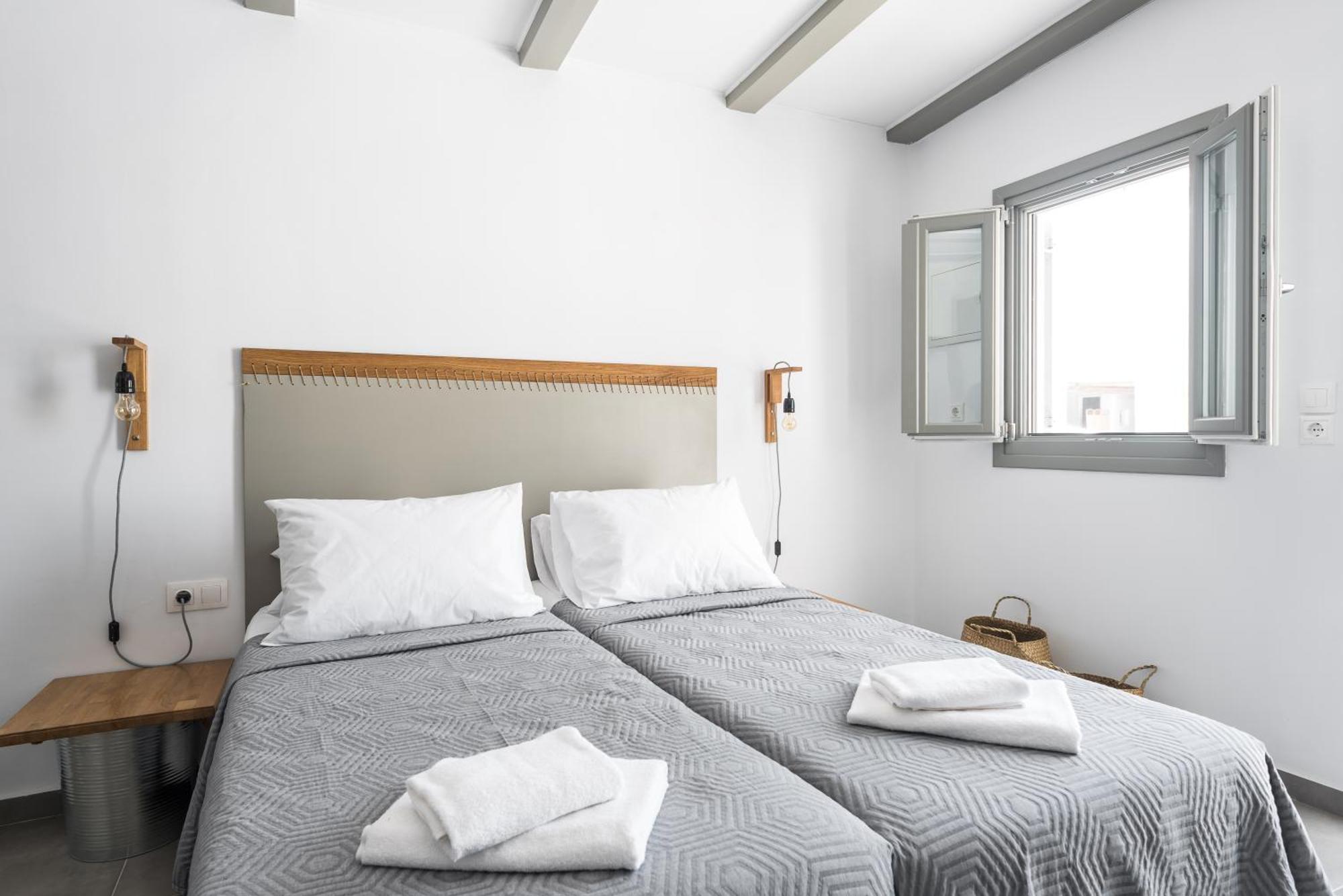 White And Grey Apartment Mykonos Town Bagian luar foto