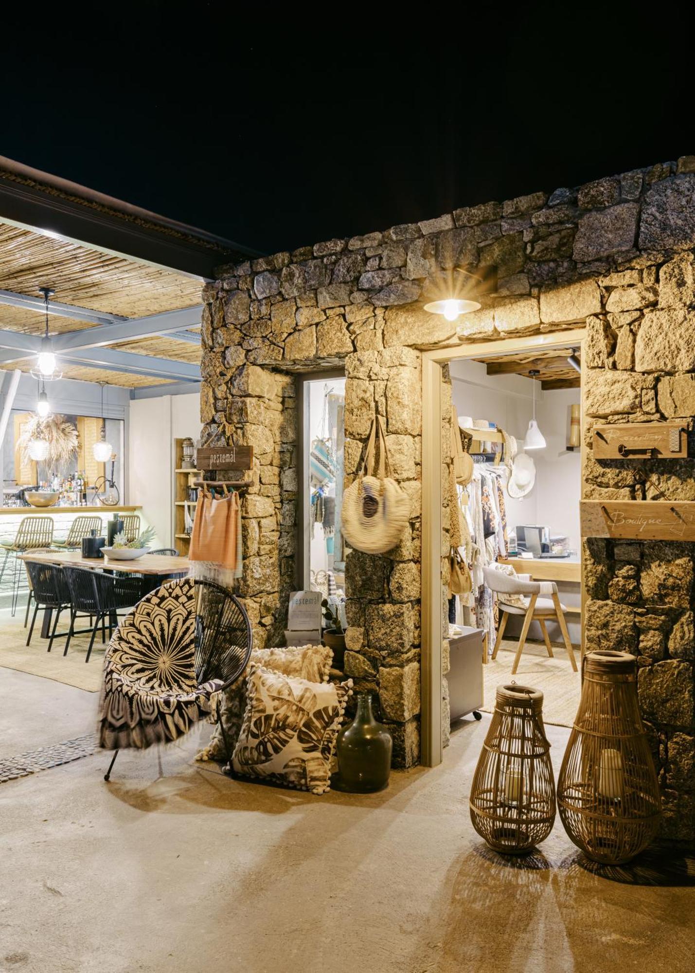 White And Grey Apartment Mykonos Town Bagian luar foto